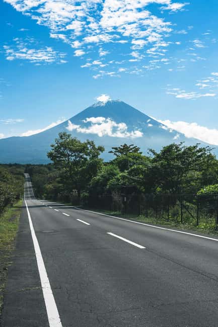 Tokyo: Mt. Fuji & Lake Kawaguchi Private Tour with Transfer - Lake Kawaguchi: Oishi Park, Boat Time, and the Best Moments for the Eyes