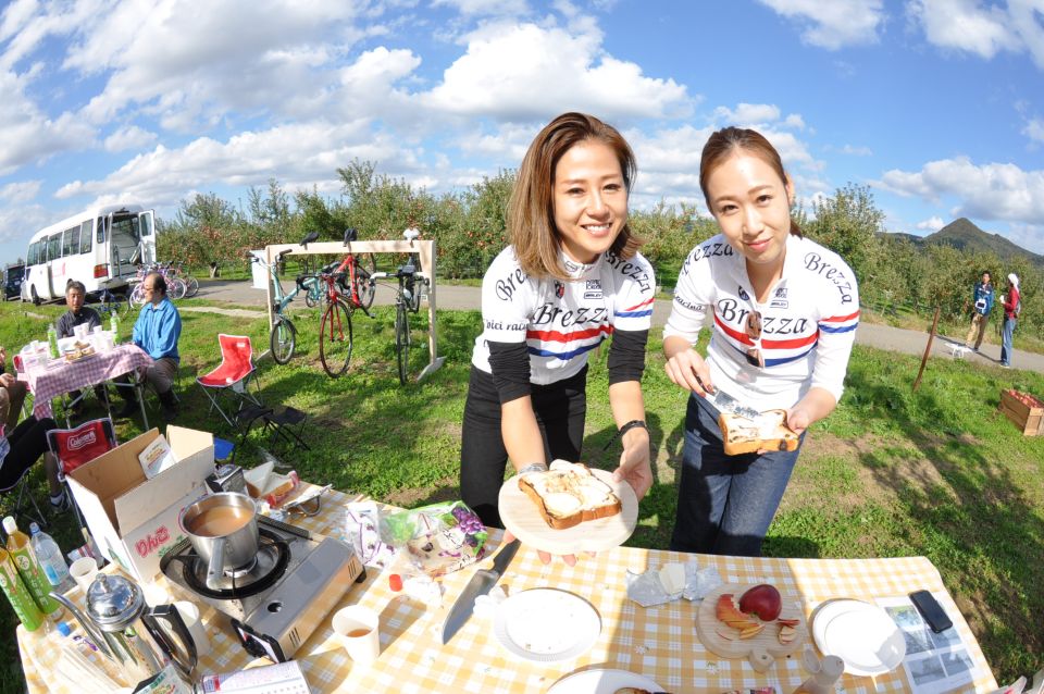 Tokyo: Private Cycling Tour with cute E-bike - Tokyo by E-bike: why that small wheel matters