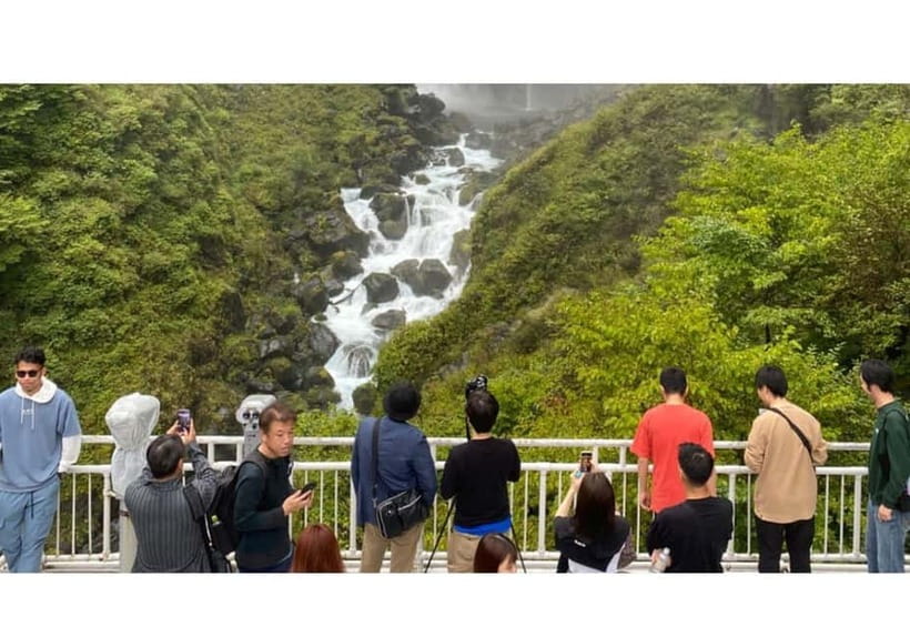 Tokyo: Private Nikko Sightseeing Tour In Luxury Land Cruiser - Shinkyo Bridge and Narabi Jizo: sacred stops that photograph well