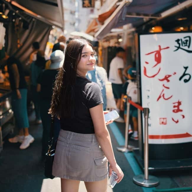 Tokyo: Private photo shoot - Meeting Tavo and locking in your plan on WhatsApp