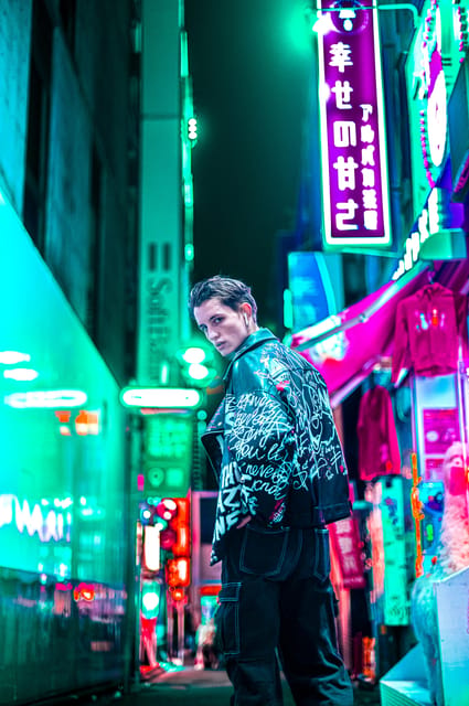 Tokyo Private photo tour with Nightstreet Neon photographer - Key things you’ll notice right away
