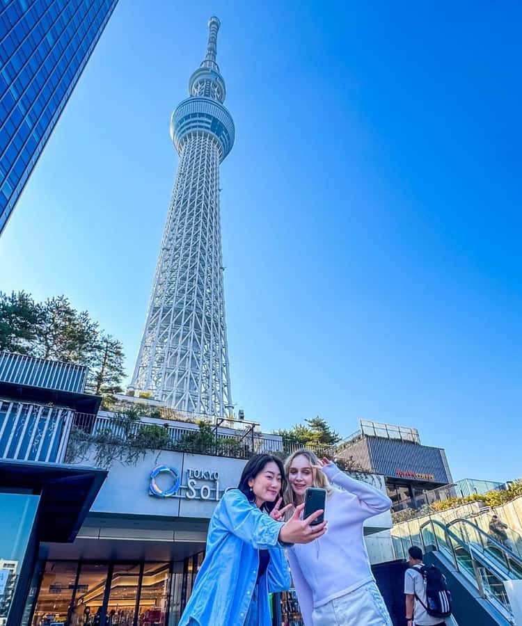Tokyo Private Tour English Pro Guide By Luxury Vehicle - The guide experience: English fluency, humor, and pacing