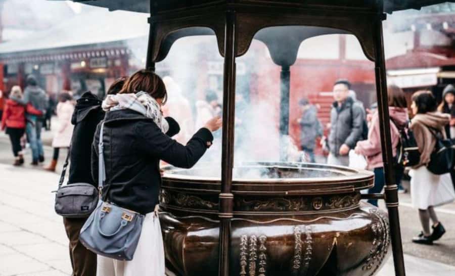 Tokyo Private Tour English Pro Guide By Luxury Vehicle - When the guide takes a step back: Skytree and Roppongi Hills timing