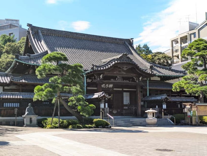 Tokyo: Samurai History Walking Tour - Starting at Marunouchi Square: How This Walk Gets You Oriented