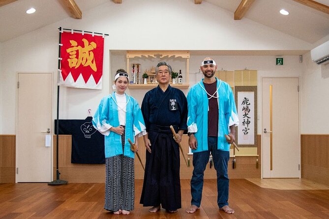 Tokyo: Samurai Sword Academy in the Hometown of the Last Samurai - Handling a Japanese sword with Masao Inoue (and support from Yu Ma)
