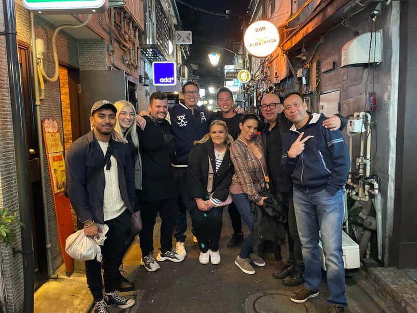 Tokyo: Shinjuku Bar and Izakaya Hopping Tour - The sake tasting stop: culture lesson without the lecture