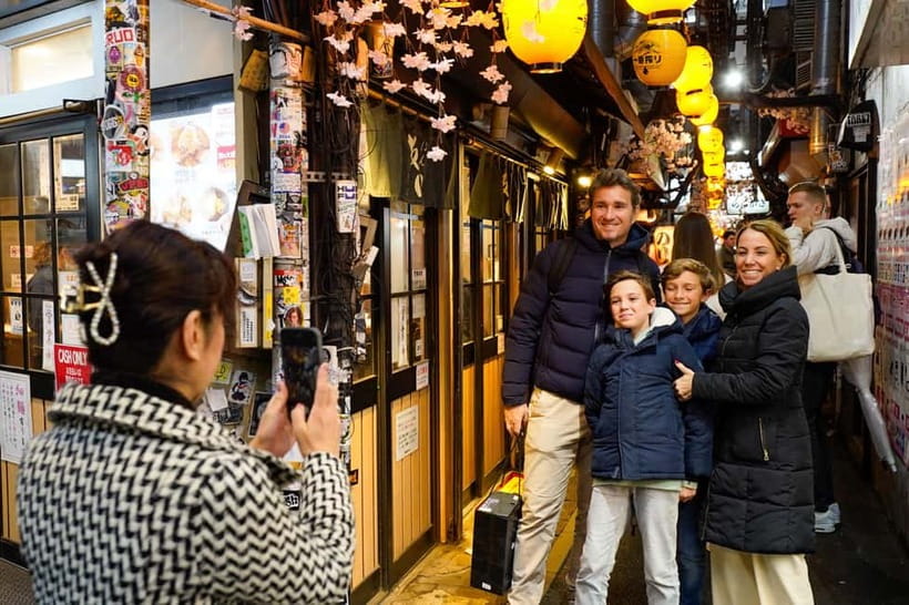 Tokyo: Shinjuku Golden Gai Bar Hopping Night Tour - Snacks and dinner stops: what’s actually covered
