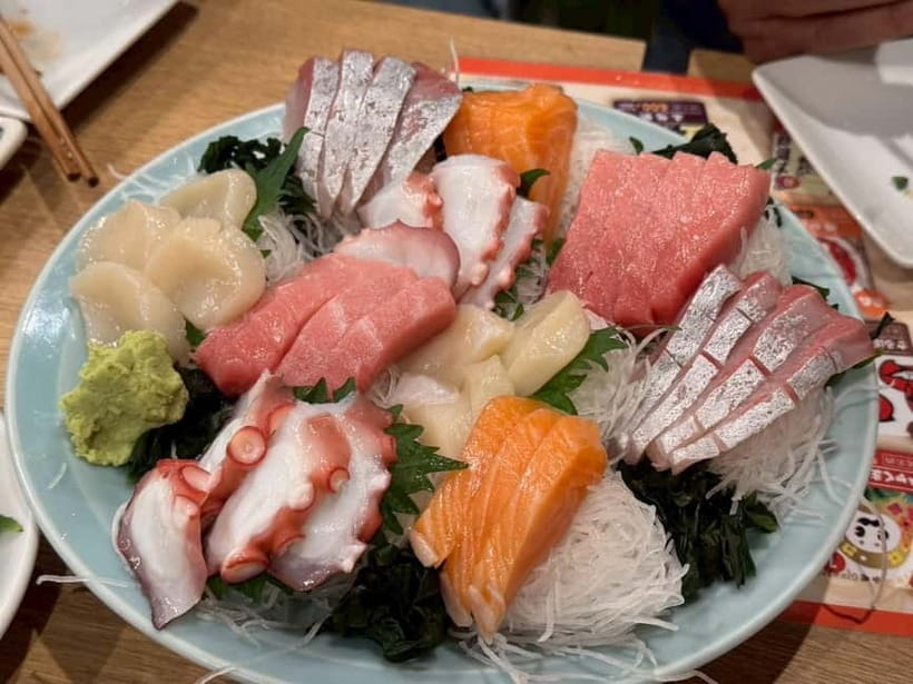 Tokyo: Shinjuku Golden Gai Bar Hopping Night Tour - Meeting point, finish point, and how long 3 hours feels
