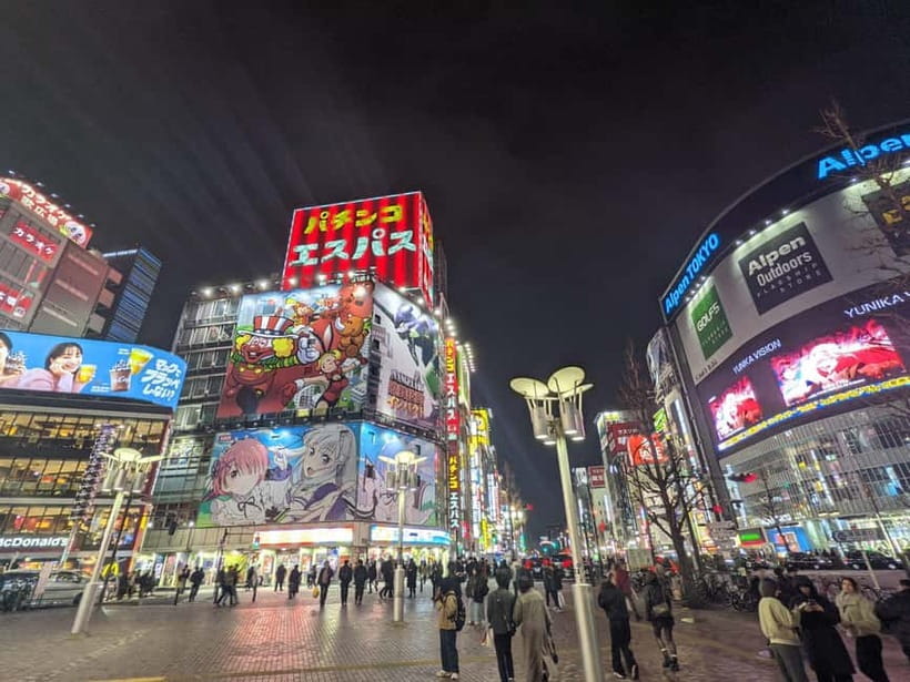 Tokyo Shinjuku : Private Walking Night Tour with Pachinko - Shinjuku at Night: What 90 Minutes Can Really Do