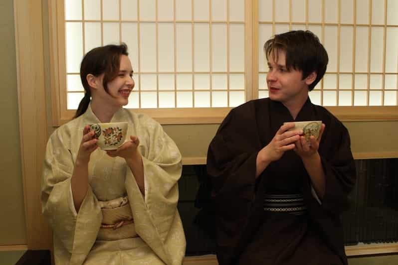 Tokyo: Tea Ceremony in Shibuya Tokyo - A private Shibuya tea room in small-group format
