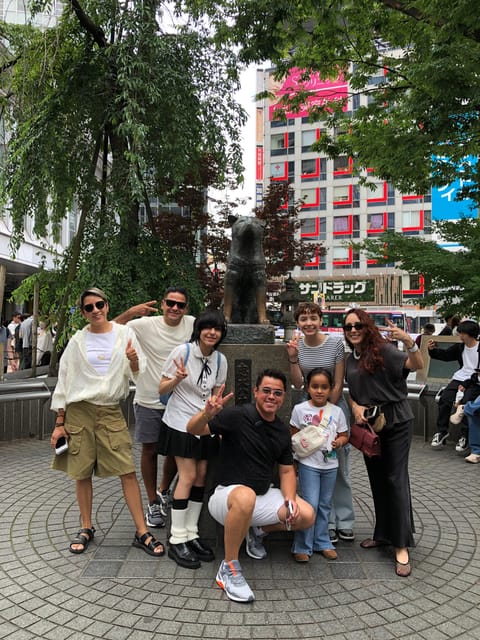 Tokyo Tour in Spanish (Shibuya - Harajuku - Shinjuku) - Shinjuku: big-city variety with guided explanations and downtime to browse