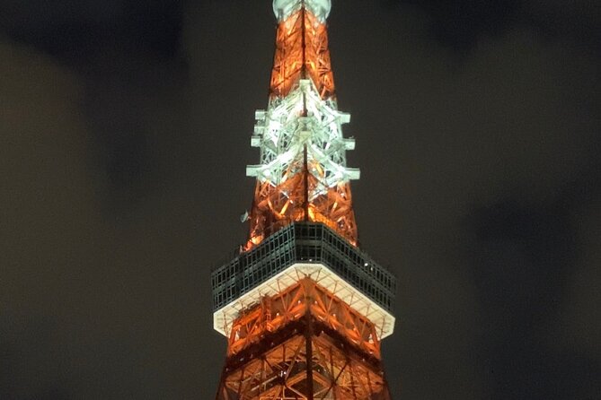 Tokyo tower Private Walking Tour and Night food tour : 6:00pm - Tokyo Tower illumination: quick stop, big payoff