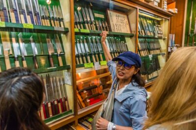 Tokyo: Tsukiji Fish Market Food and Culture Walking Tour - The tastings that turn a crowded market into a plan