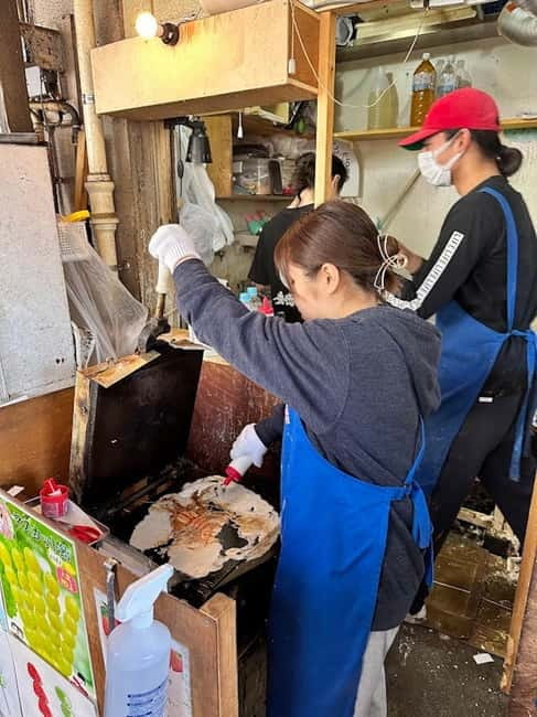Tokyo: Tsukiji Fish Market Foodie and Educational Tour - Tsukiji Outer Market: how to hunt street food without getting lost