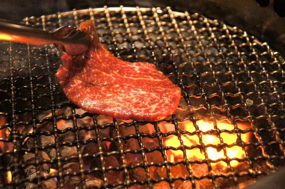Tokyo: Wagyu and Sushi Gastronomic Journey - Meeting point and getting oriented fast: 3rd Burger and Nishishinjuku