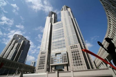 Tokyo Walk through: Shinjuku, Harajuku, Omotesando & Shibuya - Shinjuku: Shopping Streets, Hidden Culture, and a Garden Reset