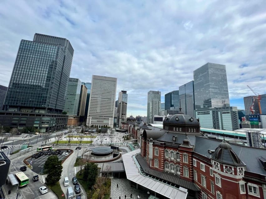 Tokyo walking tour around Imperial Palace and Tokyo Station - Nijubashi Bridge: the Imperial Palace front gate moment