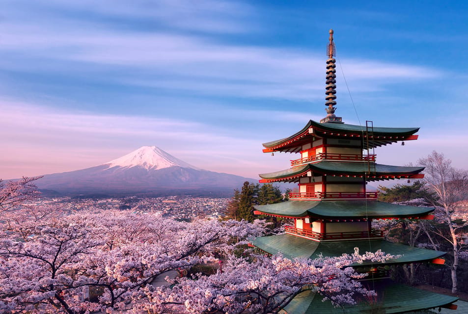 Tokyo:Mt Fuji & Hakone Day Tour with English Speaking Driver - Lake Kawaguchi: Lunch Time and Two Boat Experiences