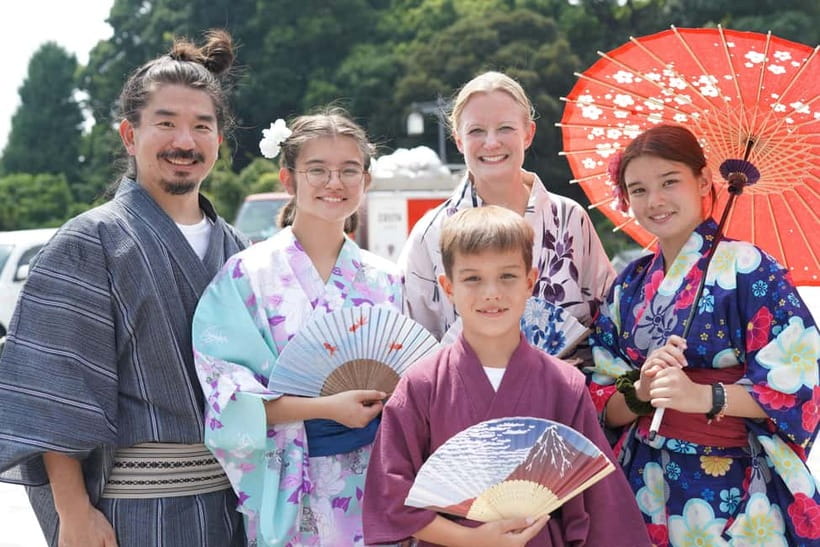 :Tokyo,Shibuya/ Pro Photography in Kimono / English-Friendly - Studio photos (about 15 minutes): where the look gets polished