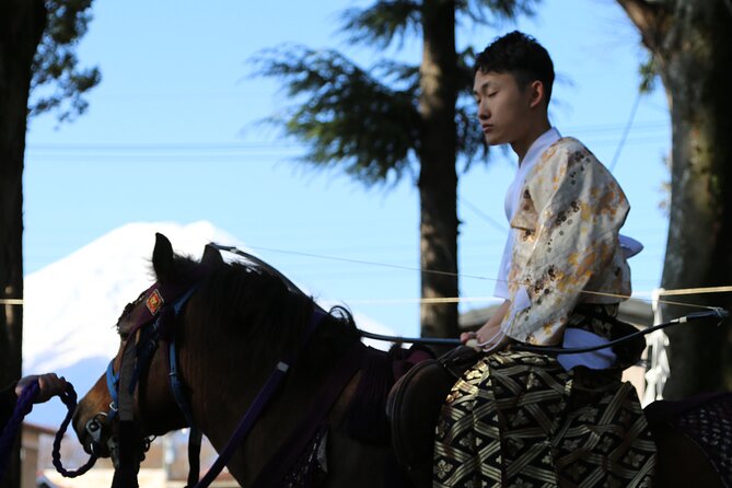 Yabusame Adventure with Mt. Fuji Views - Step into Yabusame: Dressing at Omurosengenjinja