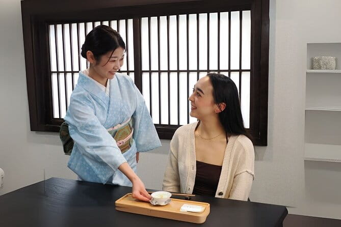 【NEW】Matcha Making Experience and Matcha Comparison in Tokyo - Making Your Own Ousucha With a Bamboo Whisk